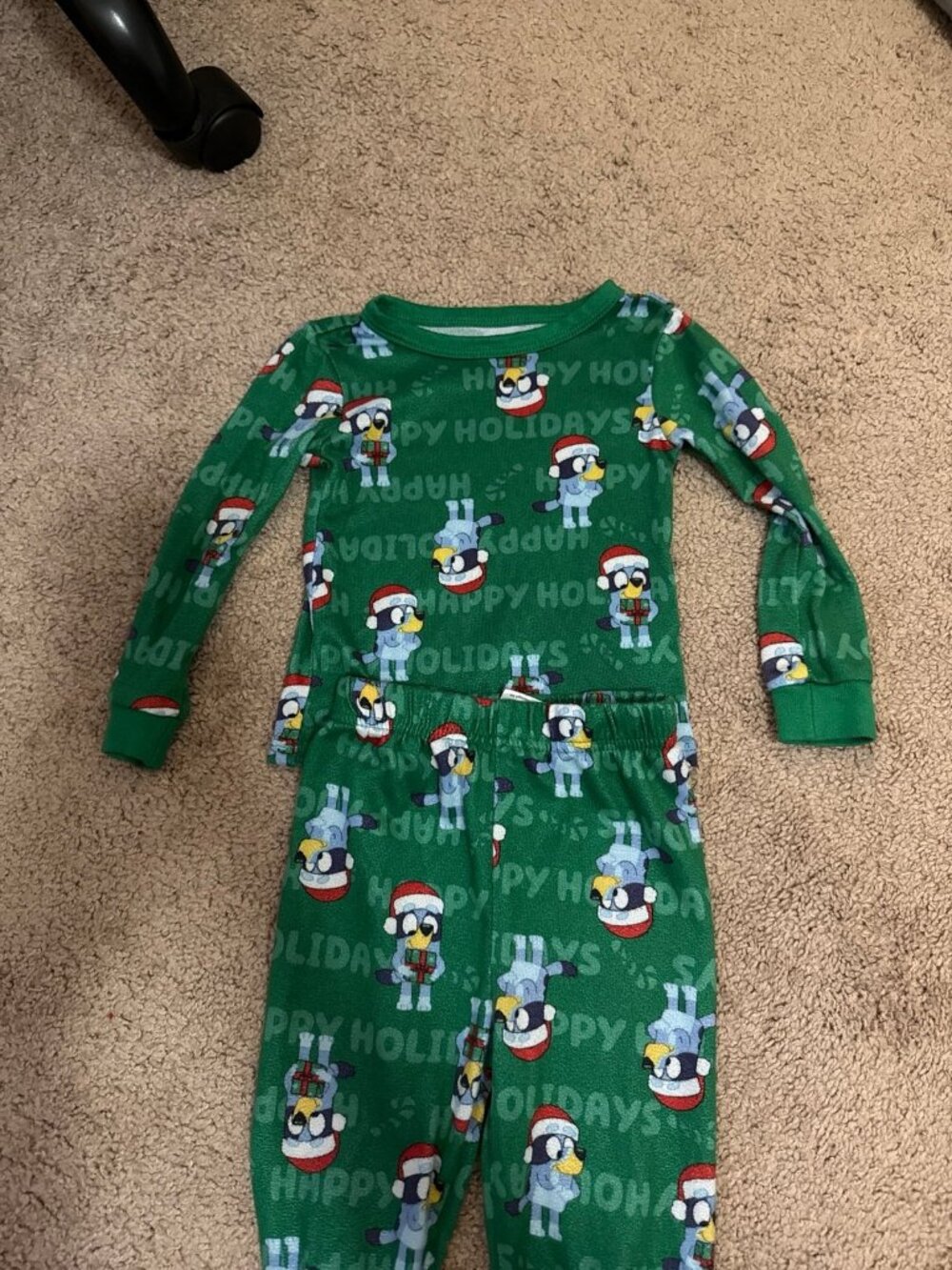 3T bluey holiday pajamas - like new